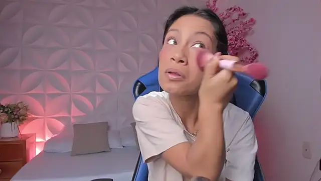 cora 22 online show from March 19, 12:42 pm