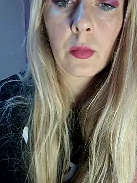 VictoriaMiami online show from November 10, 11:38 am