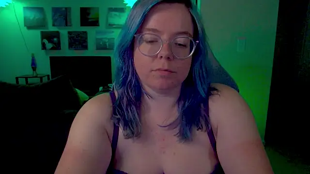 KiraSpitQueen online show from July 1, 3:50 am