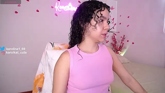 Karolina 1 online show from November 4, 1:49 pm