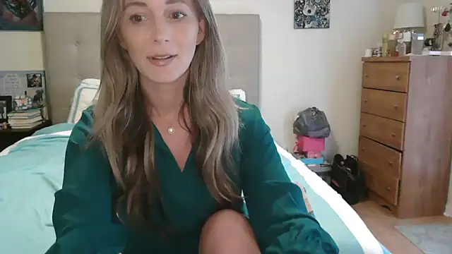 Heyitsmee33 online show from March 12, 10:45 pm