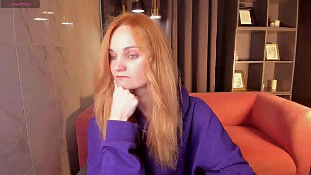 SaraSubtlety online show from December 3, 1:35 pm