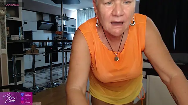roxana brooks online show from July 8, 4:20 pm