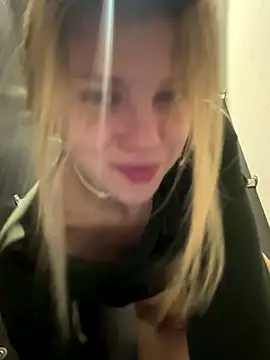 ValenciaShock online show from September 12, 7:40 am