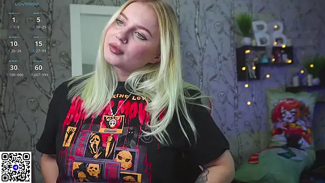 Moon Valkyrie online show from December 16, 9:15 am