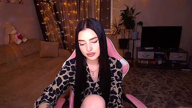   Malika   online show from December 4, 4:52 pm