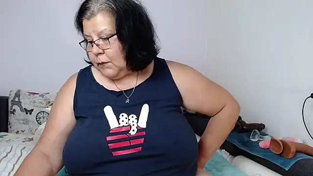 ANGEL DEVIL online show from April 23, 7:05 am