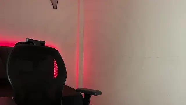 Hottie ishuu online show from February 10, 7:06 pm