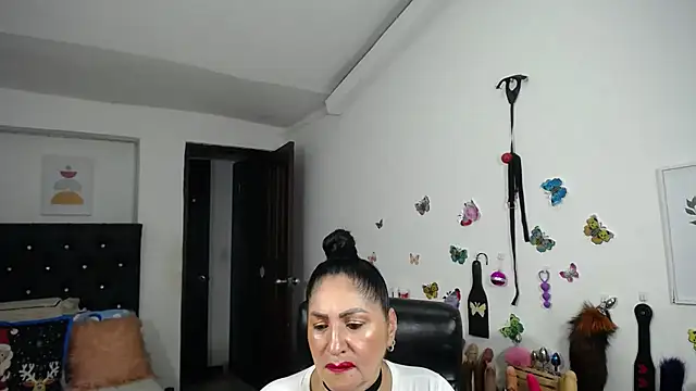 mature bigboobs10 online show from November 2, 4:27 am