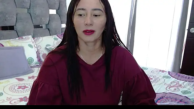 sara hott 1 online show from February 4, 4:32 pm