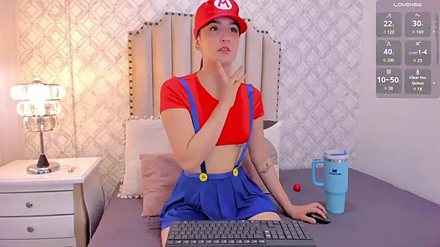 Pia Johnson  online show from November 22, 11:35 am