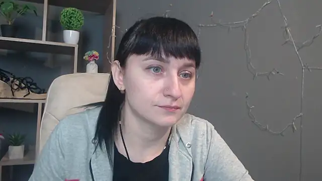 NinaFlawlees online show from December 1, 12:52 pm