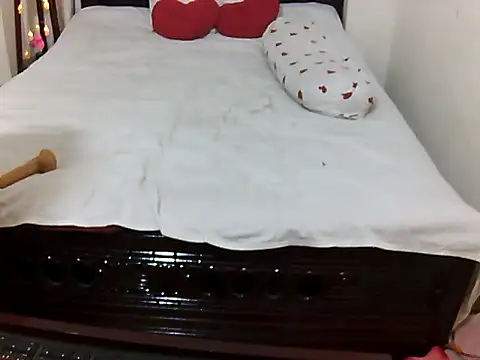 cutebengaligirl online show from April 6, 12:43 am