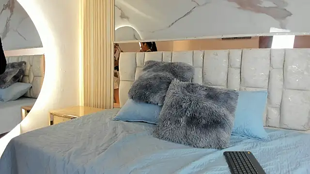 Naughty  Mom online show from April 7, 6:10 pm