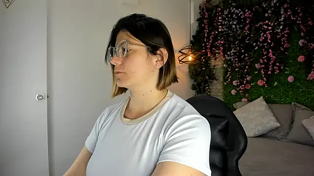 SarahDeyvis online show from January 12, 2:22 pm