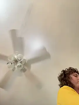 mossy kiss online show from April 9, 6:46 pm