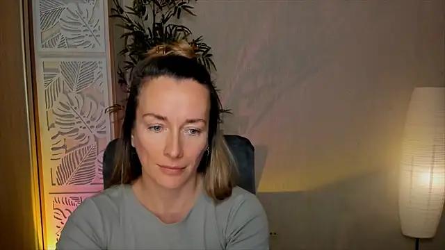 RebeccaMartinez online show from February 27, 12:16 pm