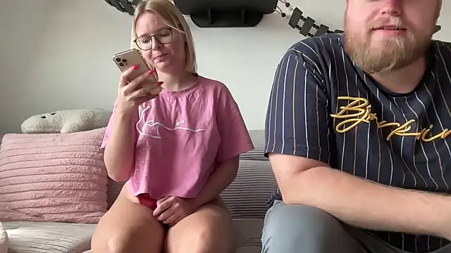 LucyFoxLulu online show from May 14, 1:28 pm