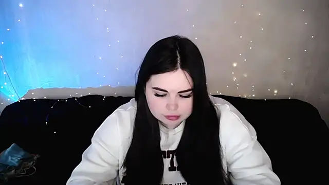 Emily Mo online show from March 3, 7:14 am