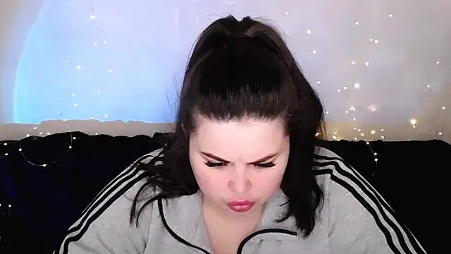 Emily Mo online show from March 6, 7:36 am