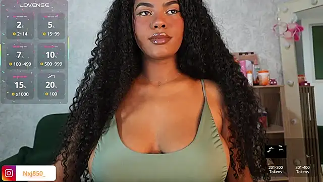 HOTBLACKANDWHITE2 online show from February 1, 12:31 am