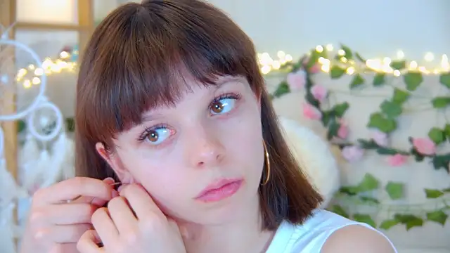 ElisabethDavis online show from April 21, 4:14 pm