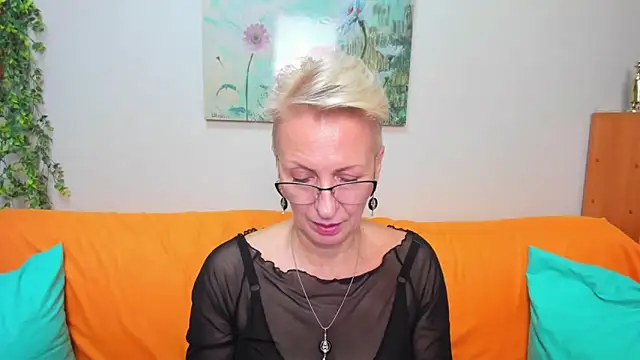 iamyourdream89 online show from December 14, 8:03 pm