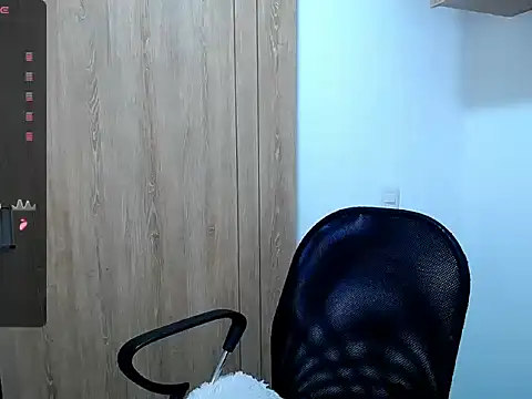 Danna Ross  online show from February 28, 2:11 am