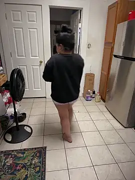 kimmiakiss22 online show from April 17, 12:02 am