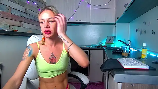 Skinny Nally online show from April 3, 1:36 am