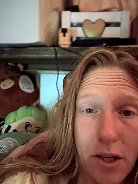 GoldenFlameGoddess online show from November 26, 3:35 pm