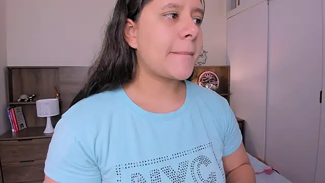 emily adams01 online show from December 2, 10:23 pm