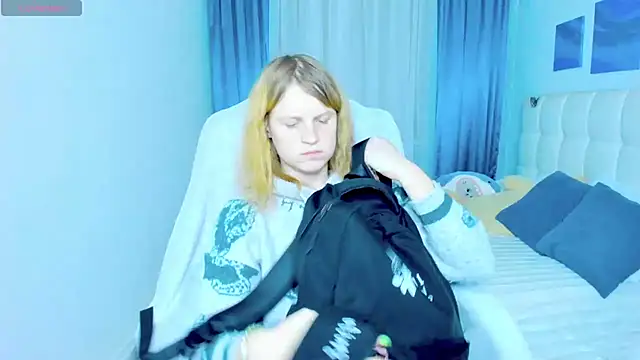 Kathlyn  Heath online show from November 19, 7:03 pm