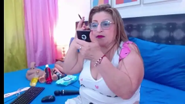 sandra 20 online show from March 2, 10:11 am