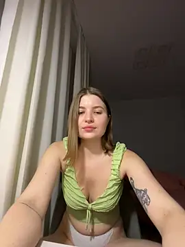 EllenMays online show from February 8, 12:14 am