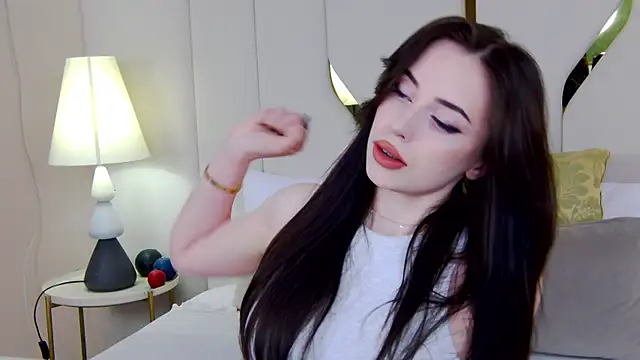 Betty Bridge online show from April 18, 2:36 am