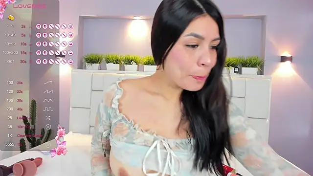 ValeriaGarcia online show from November 14, 1:22 pm