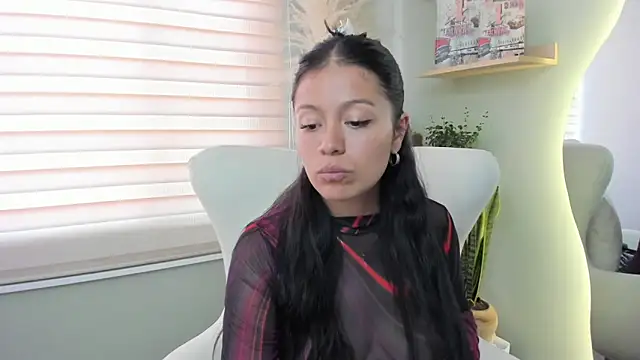 julieta evans  online show from February 20, 8:31 pm