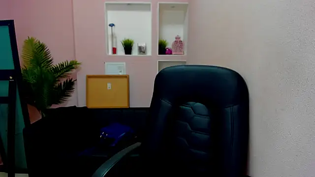 Persephoni online show from November 7, 9:09 pm