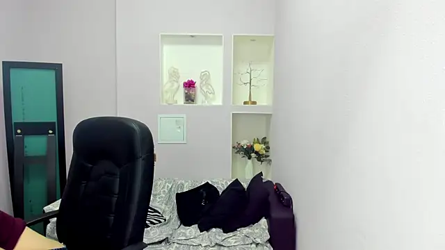 Persephoni online show from March 13, 3:46 pm