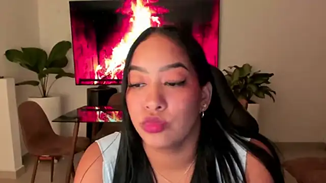 brunetenikole02 online show from April 14, 2:00 am