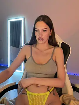 julia fly online show from April 14, 6:46 am