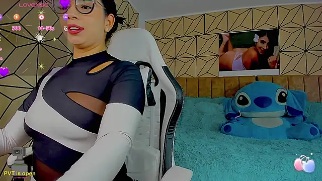 vane lopez  online show from February 16, 7:36 pm