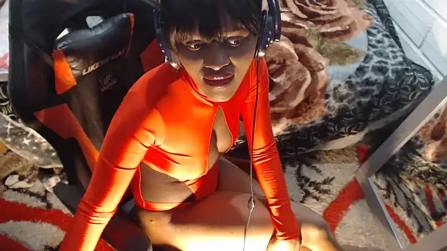 sexyjustin202 online show from September 13, 3:36 am