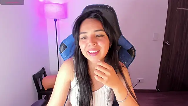 Emily Nicole online show from October 27, 2:18 am