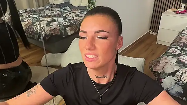 LizaRoxx online show from November 12, 9:35 pm