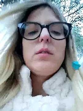 dolcehelena993 online show from November 25, 1:35 pm