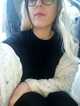 dolcehelena993 online show from December 21, 2:10 pm