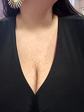 GeorgiaLerox online show from December 22, 1:25 pm