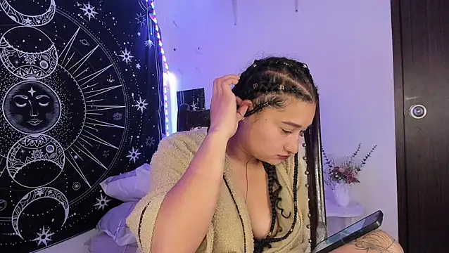 Eva Lee  online show from February 5, 9:23 am